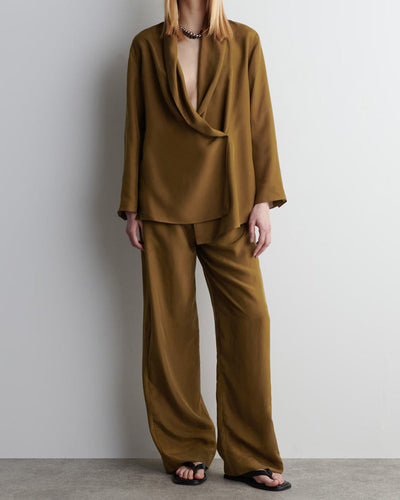 Elegantes Set aus Hemd und Hose