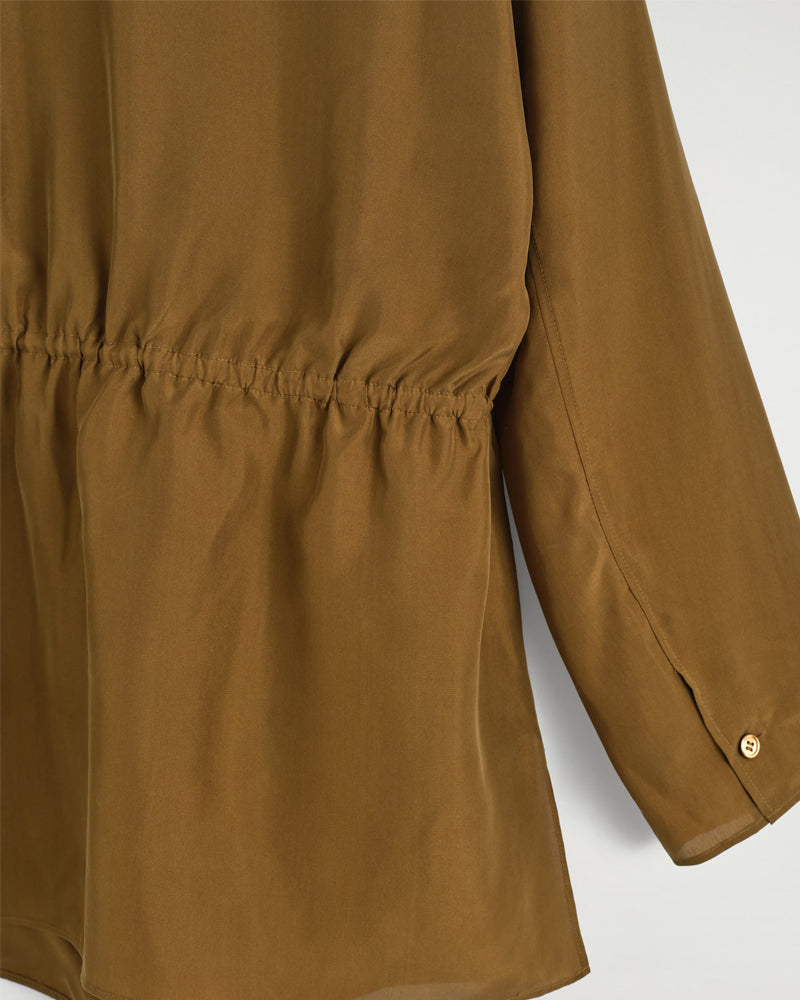 Elegantes Set aus Hemd und Hose