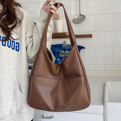 Minimalistische Ledertasche für die Schulter