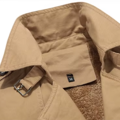 Eleganter Gepolsterter Trenchcoat