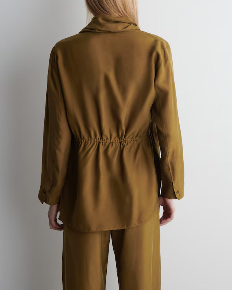 Elegantes Set aus Hemd und Hose