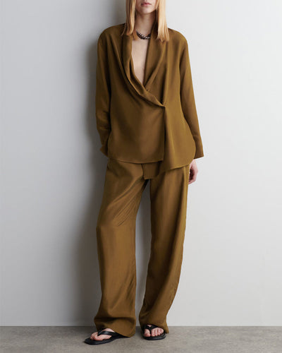 Elegantes Set aus Hemd und Hose