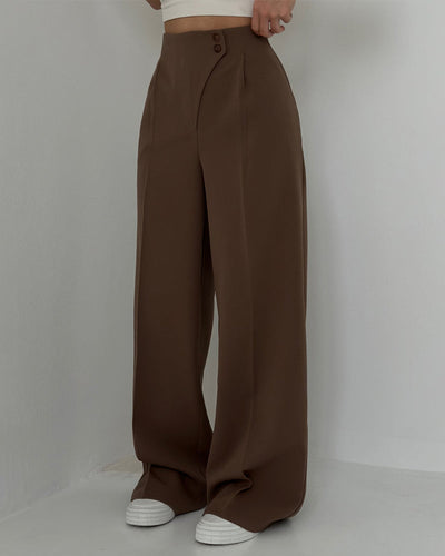 Gestalte Hosen mit passendem Knopf