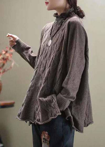 Bequemer Strickpullover mit hohem Kragen