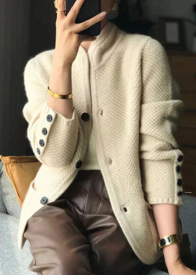 Lässiger und bequemer Strickcardigan